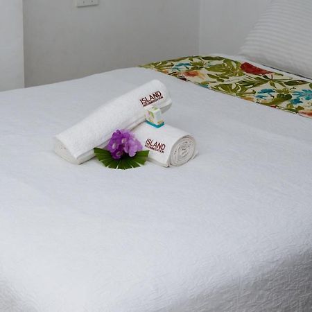 Island Accommodation 68 Extension Street Сува Экстерьер фото